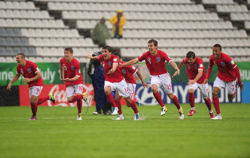 The England players celebrate victory over Argentina.